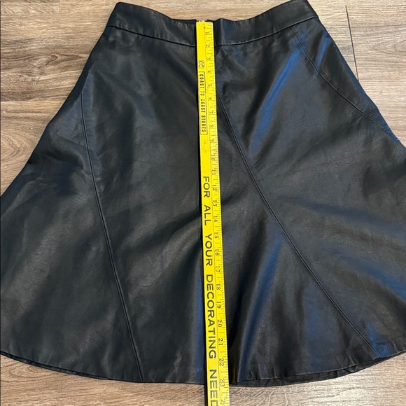 The Limited Black Faux Leather Knee Length Skirt Size S - Picture 2 of 7